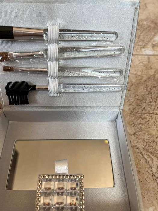 Дамска кутия за бижута