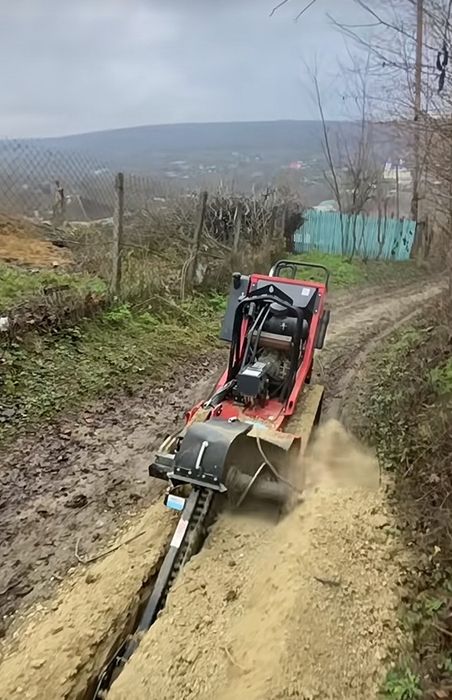 SERVICII Săpat Șanțuri  Cu Trencher