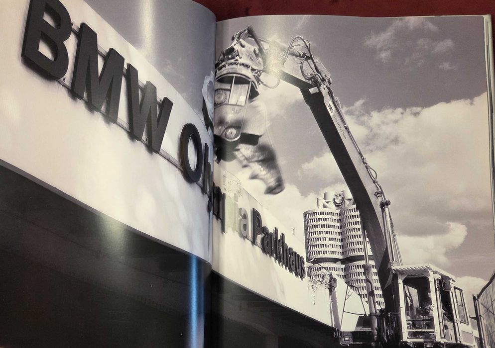BMW Welt. From Vision to Reality / Von der vision zur realitat