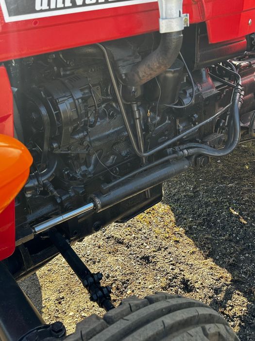 Tractor Universal UTB 445