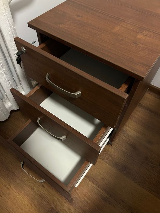 Офисная тумба-сейф на колесах