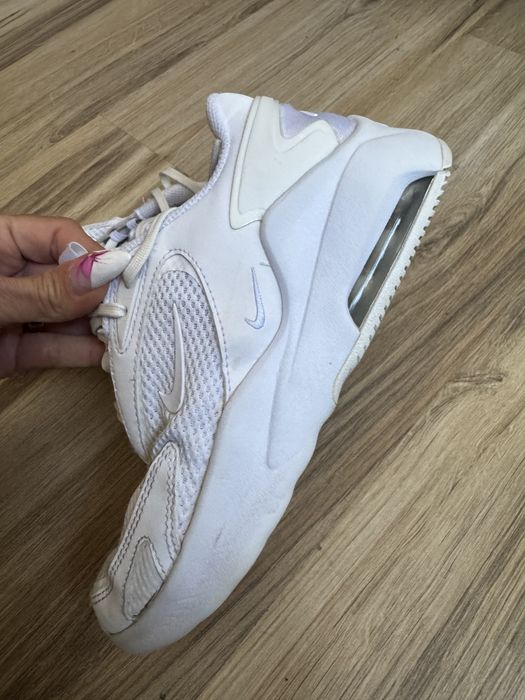 Оригинални бели маратонки Nike Air Max Bolt! 36,5 н