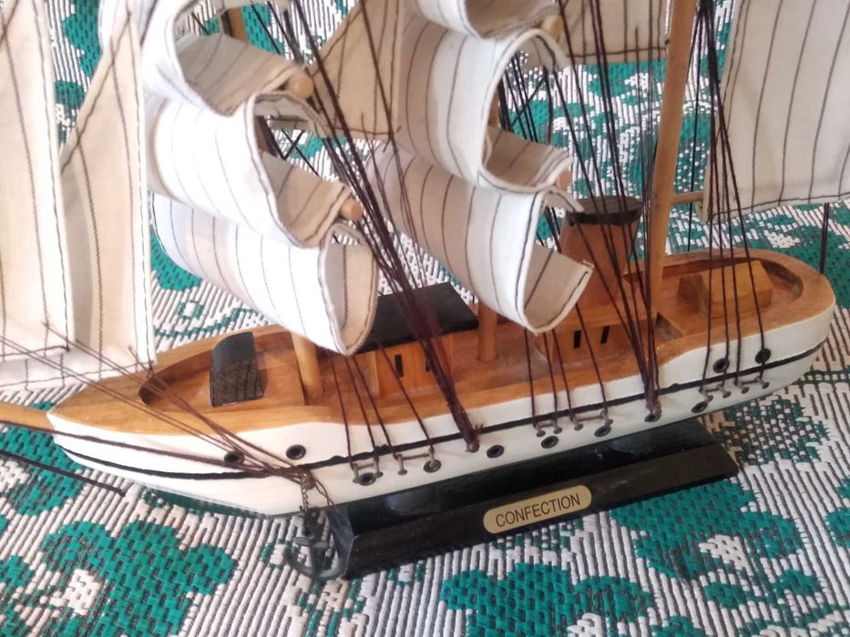 Сувенир парусник.