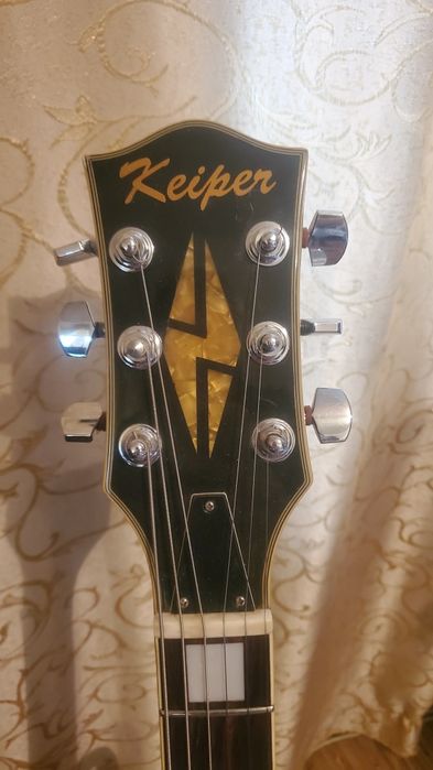 Полуакустика Les Paul Keiper 109