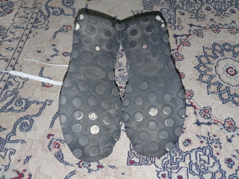 Krossovka 40-41. Arzon narxda.