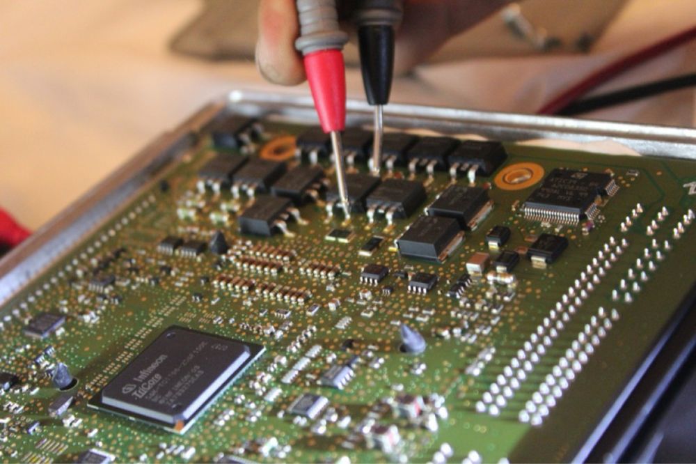 Электронщик, Ремонт ЭБУ и блоков управления