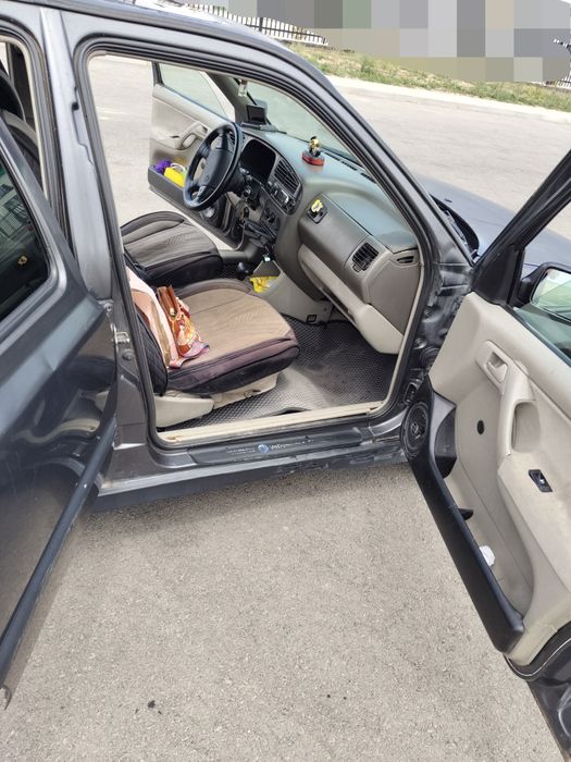 Срочно продаю машину