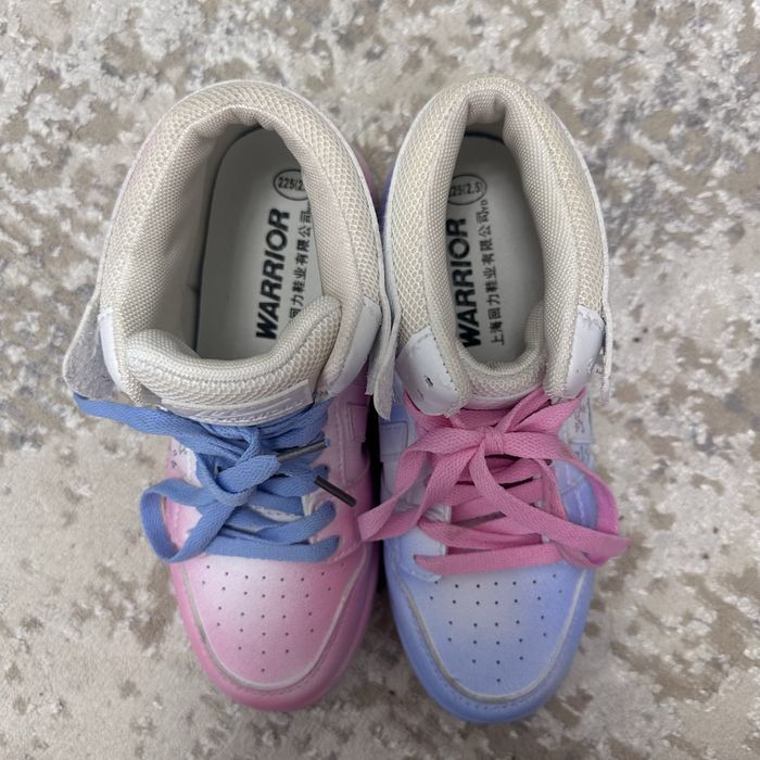 Кроссовки для девочки