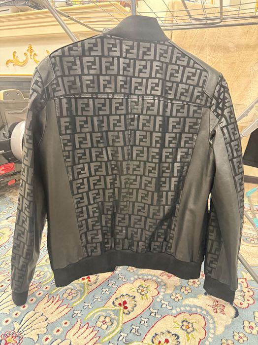 Кожанка Fendi оригинал