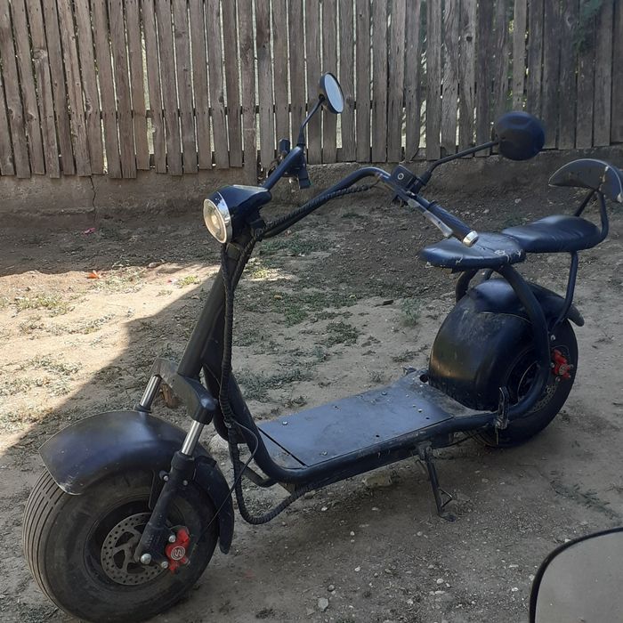 Vând scuter electric în stare forte bună