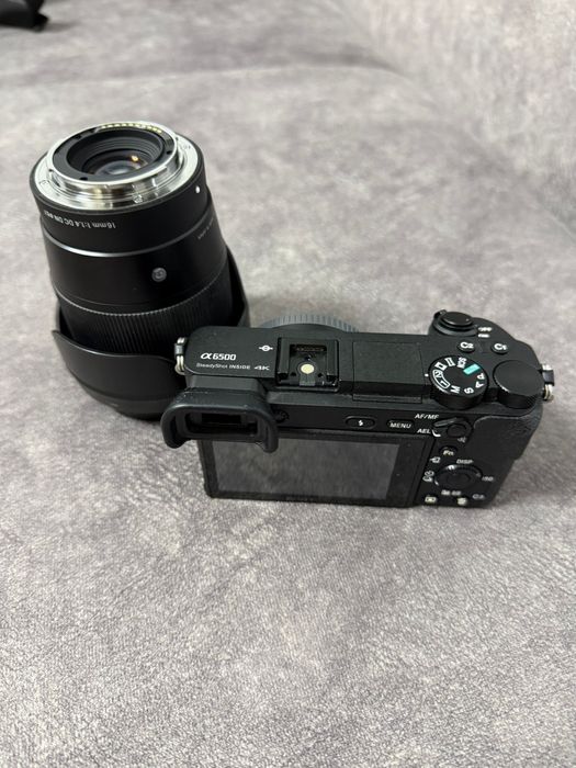 Vand sony a6500  plus obiectiv