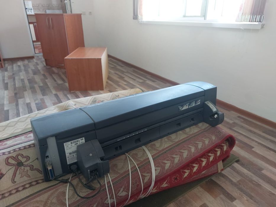 Плоттер HP DesignJet 130