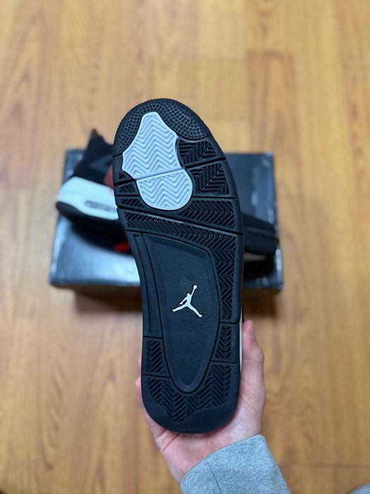 #PREDARE PERSONALA# Nike Air Jordan 4 White Thunder Editie Limitata