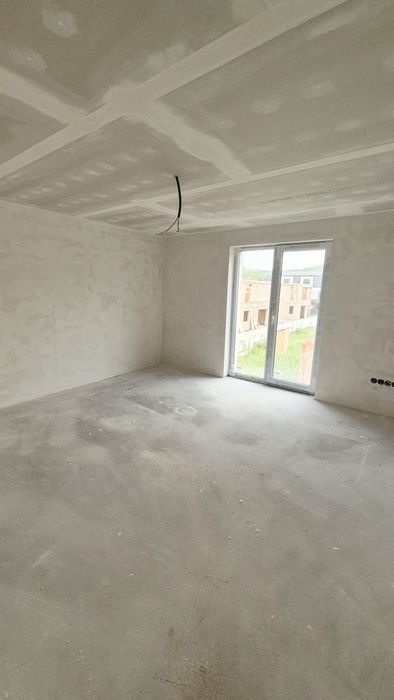 Case tip duplex  constructie premium - 117 mp utili + curte 250 mp Livezeni.  Se predau finisate. Str Subpadure Livezeni, Mures