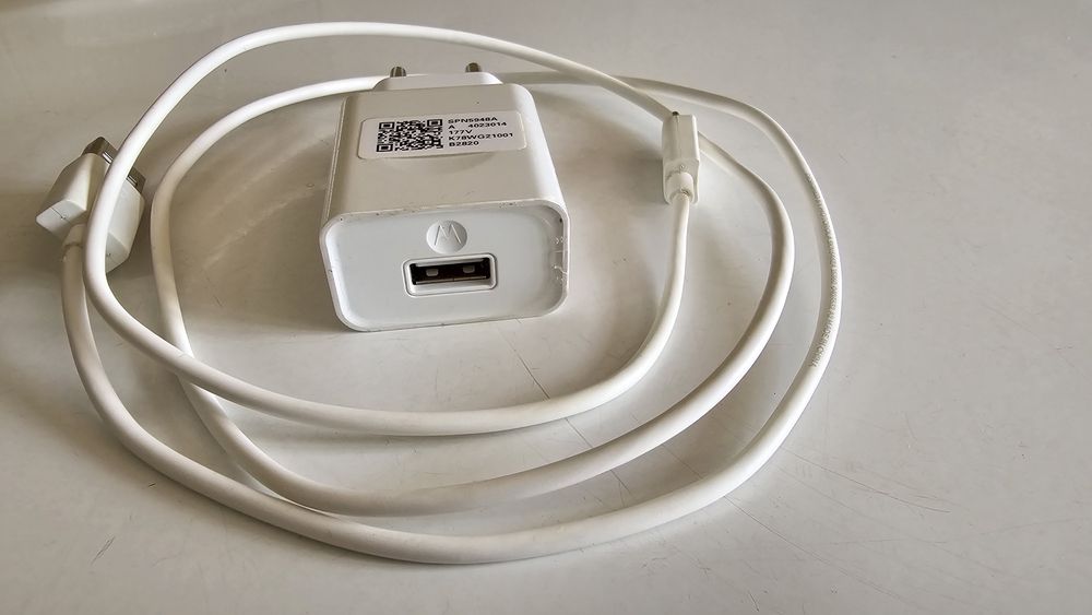 Зарядни/адаптери за мобилни телефони,часовници,блутут слушалки