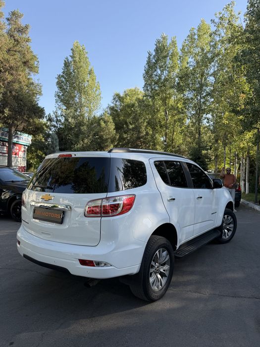 Trablezer 2020 yil Oq rang 4x4