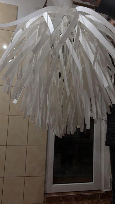 Suspensie pentru iluminat interior