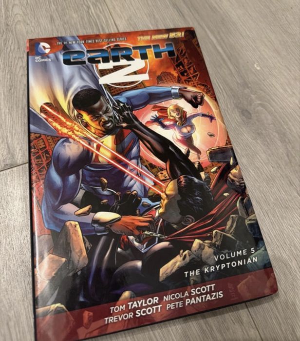 Bundle 8 trade paperbacks comics benzi desenate Marvel & DC