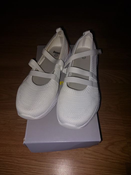 Papuci noi Bench mărimea 37