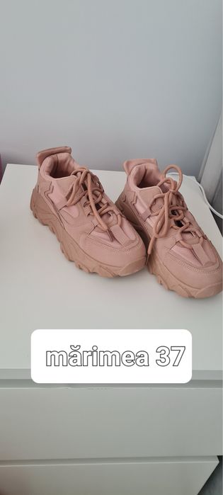 Adidasi crem bej maro marimea 37 NOI damă