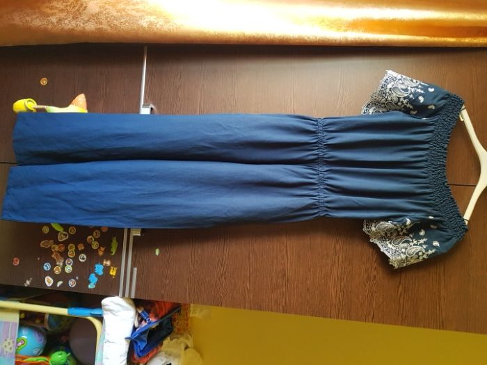 Vand salopeta Abercrombie & Fitch cu broderie