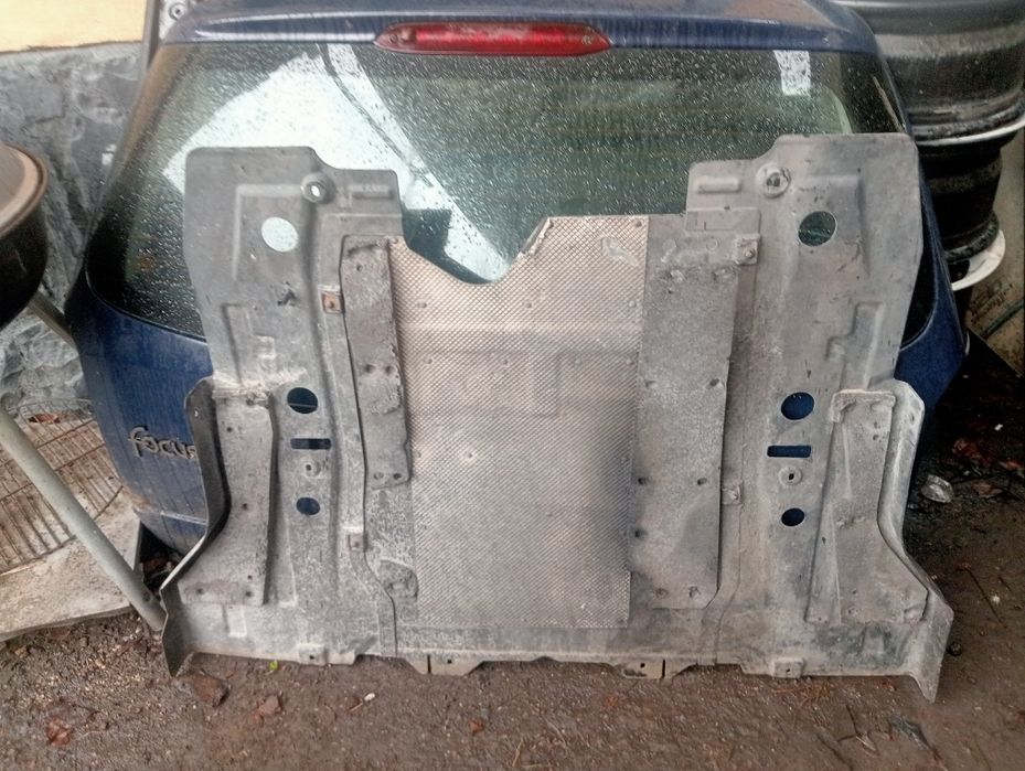 Scut motor BMW X1  2.0 D 2012