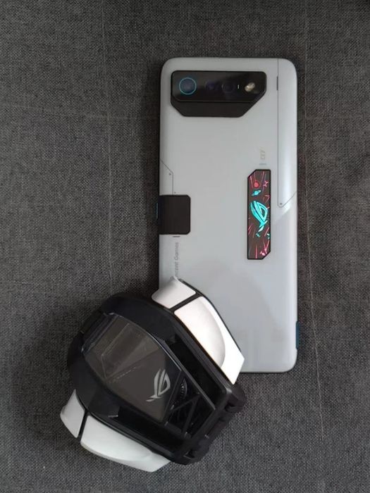 Vând asus rog phone 7 ultimate full box