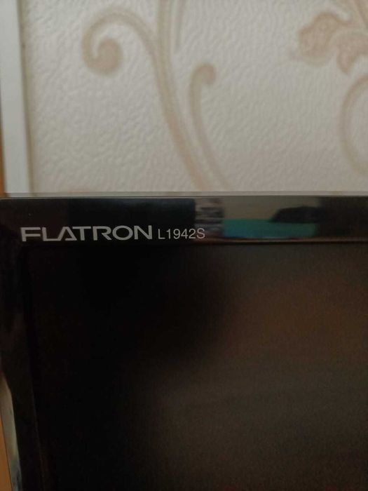 Монитор LG Flatron W1942S