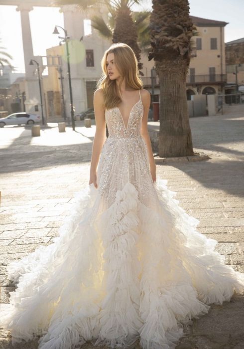 Уникална булчинска рокля DOVITA