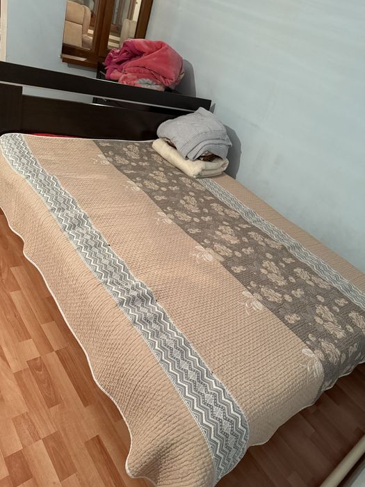 спальный гарнитур в среднем состоянии