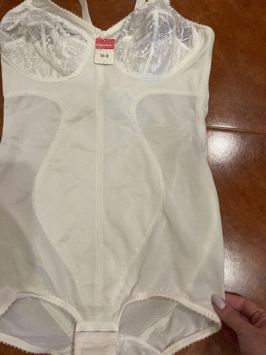 Нижнее белье новое . Утягивающее . 95-в