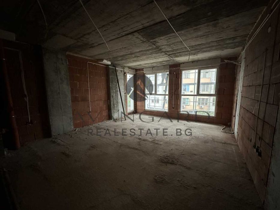 оф.22757 Тристаен с АКТ 14 Кършияка