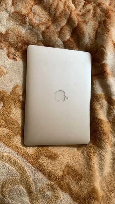 Продам макбук про 11.