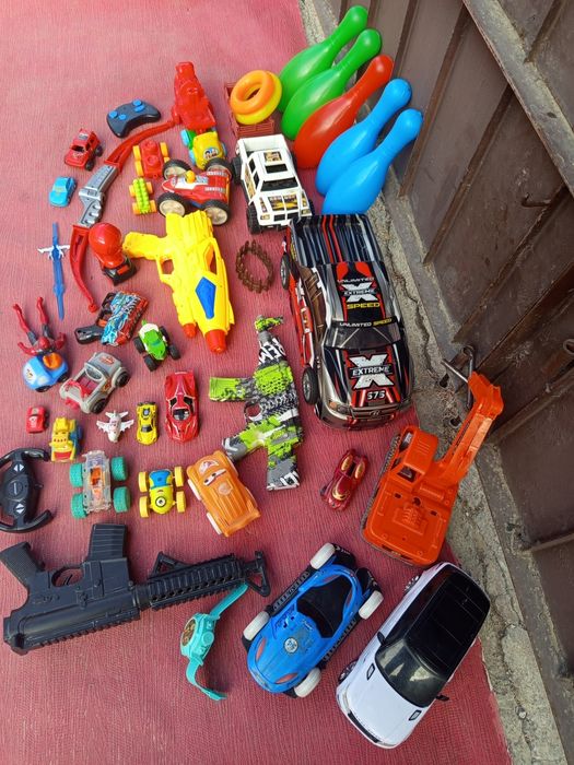 Детский игрушки за всё 3000 .