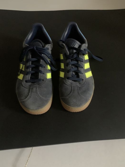 Adidași copii Adidas Gazelle marimea 34 aproape noi