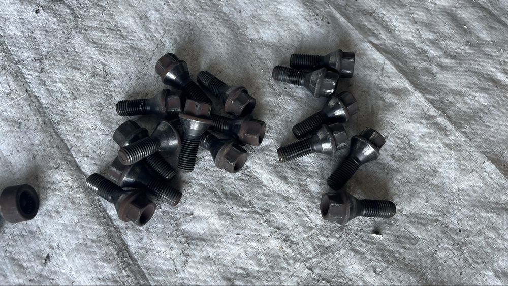 Болтове за джанти и секретна гайка BMW 3 E90