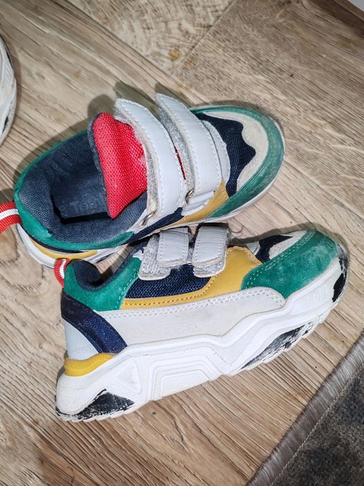 Продам обувь б/у каждая по 2000