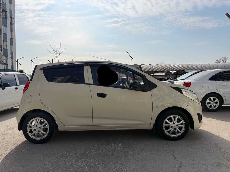 Спарк в хорошем состоянии 1 позиция