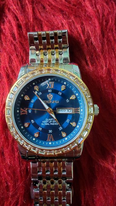 Мъжки часовници няколко модела