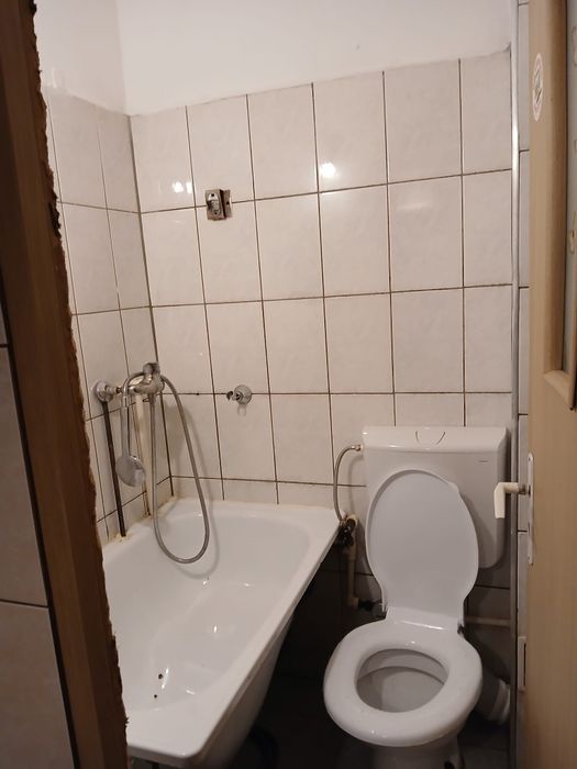 Închiriez garsonieră