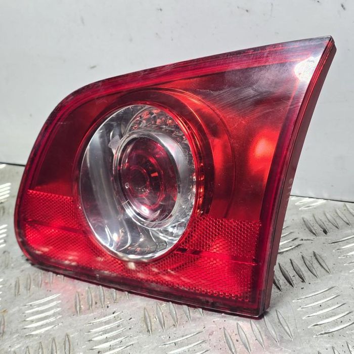 Stop haion / portbagaj dreapta Volkswagen Passat B6 3C