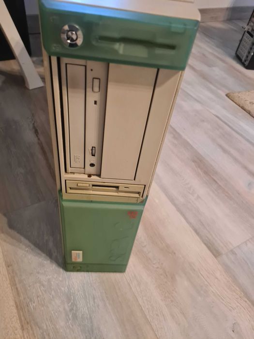 PC Retro Fujitsu Siemens Scenic xB Pentium III HDD SCSI Quantum Atlas