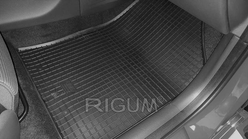 Гумени стелки или багажник KIA CEED от 2018 г. и I30 от 2016 г.