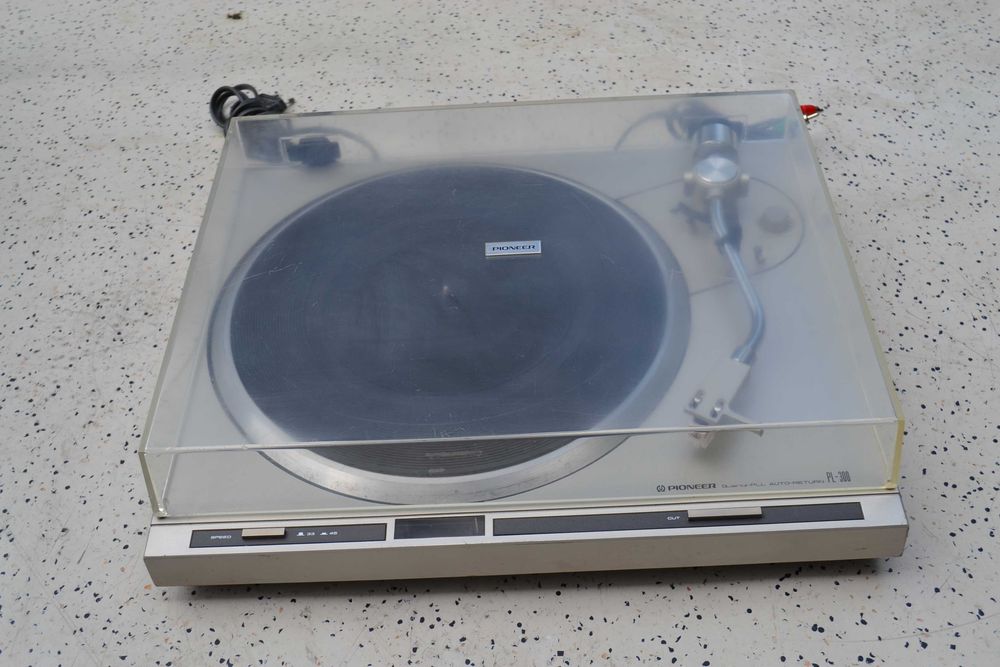 Pick up Pioneer PL 300