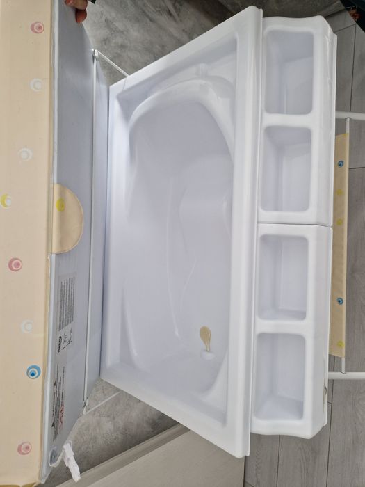 Masă de înfășat cu cădiţă 2 in 1