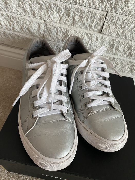 Tenisi tommy hilfiger piele