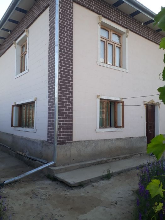 Уй сотилади Чиноз.Олмозор.2 ферма