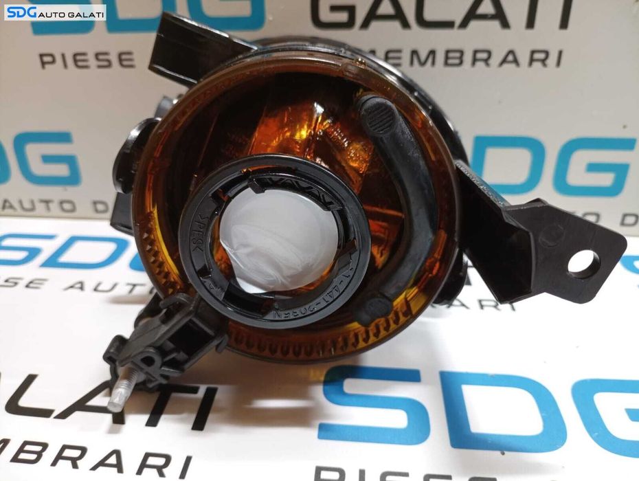 Proiector Ceata Dreapta din Bara Spoiler Fata Volkswagen Golf 6 2008 - 2014 Cod 04-441-2038R [M6796]