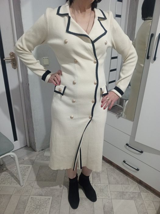 Продам платья брендовые