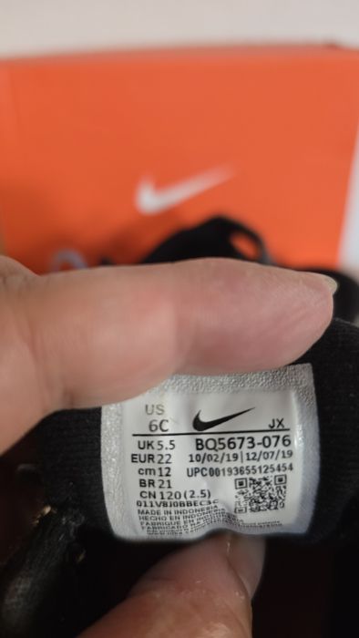 Детски Nike оригинални маратонки-22 с подарък оригинални сандали Nike 22.5  с кутии